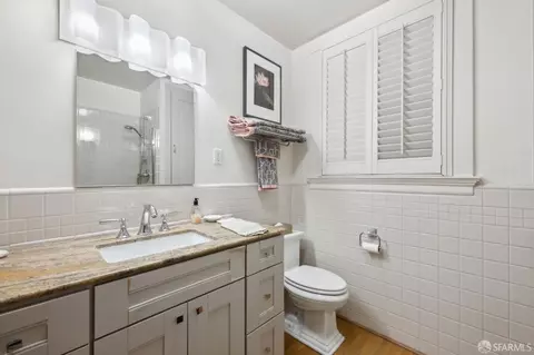 Bath - 2111 Hyde St #403, San Francisco, CA 94109 photo 3 of 3
