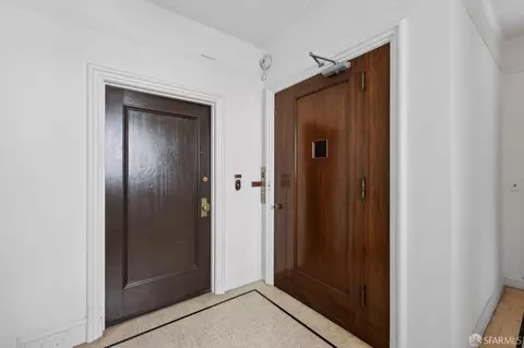 Entry Way - 2111 Hyde St #403, San Francisco, CA 94109 photo 2 of 4