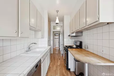 Kitchen - 2111 Hyde St #403, San Francisco, CA 94109 photo 3 of 3