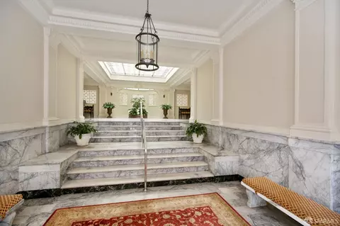 Entry Way - 2111 Hyde St #403, San Francisco, CA 94109 photo 1 of 4