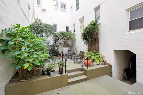 Exterior - 2111 Hyde St #403, San Francisco, CA 94109 photo 3 of 4