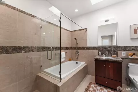 Bath - 1370 41st Ave, San Francisco, CA 94122 photo 4 of 10