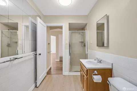 Bath - 545 Niagara Ave, San Francisco, CA 94112 photo 4 of 4