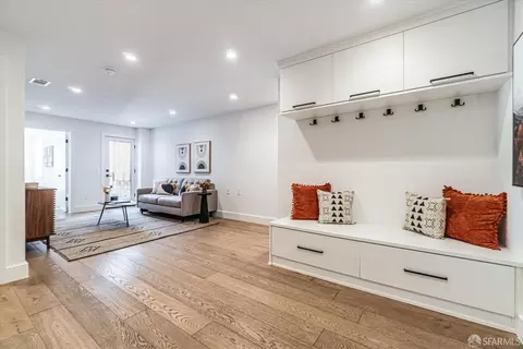 Entry Way - 711 29th Ave, San Francisco, CA 94121 photo 4 of 5