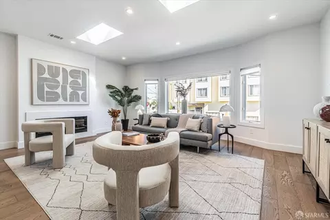 Living - 711 29th Ave, San Francisco, CA 94121 photo 2 of 2