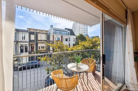 Exterior - 2410 Pacific Ave #3, San Francisco, CA 94115 photo 2 of 5