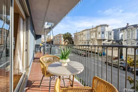 Exterior - 2410 Pacific Ave #3, San Francisco, CA 94115 photo 3 of 5