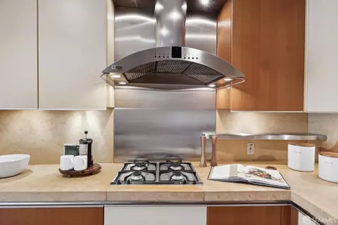 Kitchen - 2410 Pacific Ave #3, San Francisco, CA 94115 photo 4 of 5