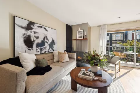 Living - 2410 Pacific Ave #3, San Francisco, CA 94115 photo 2 of 2
