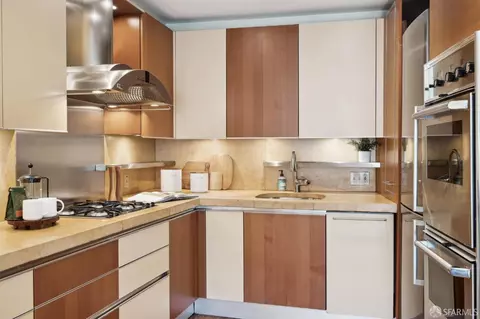 Kitchen - 2410 Pacific Ave #3, San Francisco, CA 94115 photo 2 of 5