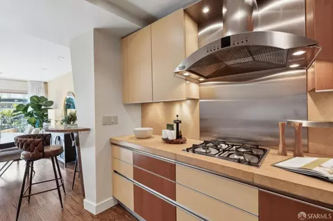 Kitchen - 2410 Pacific Ave #3, San Francisco, CA 94115 photo 5 of 5
