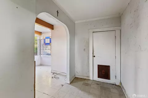 Entry Way - 2203 25th St, San Francisco, CA 94107 photo 1 of 2