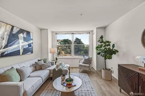 8200 Oceanview Ter #415, San Francisco, CA 94132
