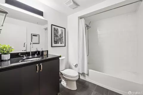 Bath - 2412 Harrison St #214, San Francisco, CA 94110 photo 3 of 3