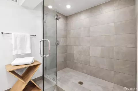 Bath - 1010 Ingerson Ave, San Francisco, CA 94124 photo 5 of 5