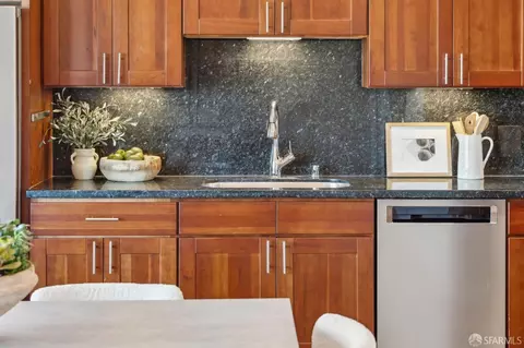 Kitchen - 1010 Ingerson Ave, San Francisco, CA 94124 photo 2 of 7