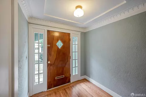 Entry Way - 522 21st Ave, San Francisco, CA 94121 photo 2 of 5