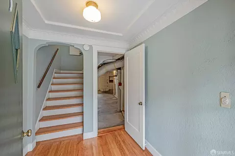 Entry Way - 522 21st Ave, San Francisco, CA 94121 photo 3 of 5