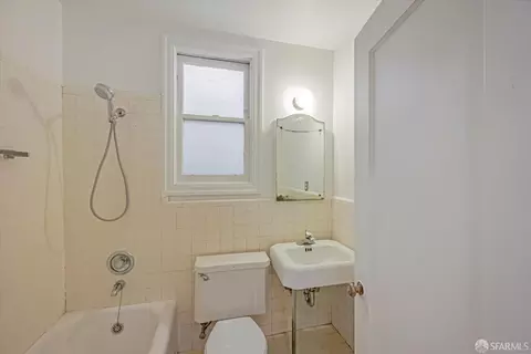Bath - 522 21st Ave, San Francisco, CA 94121 photo 1 of 1