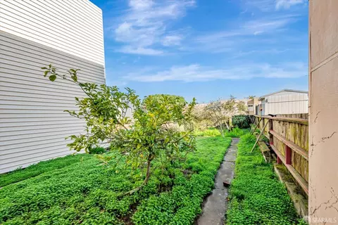 Exterior - 522 21st Ave, San Francisco, CA 94121 photo 5 of 7