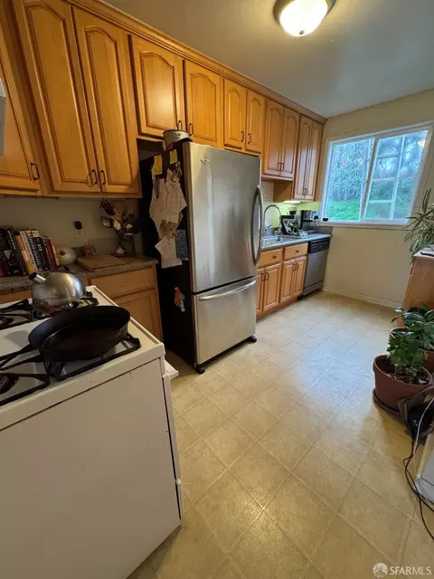 526 Peralta Ave, San Francisco, CA 94110 photo 3