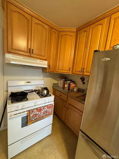 526 Peralta Ave, San Francisco, CA 94110 photo 4