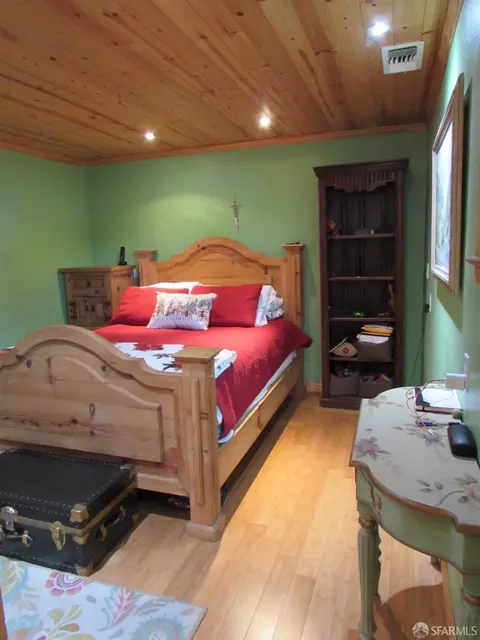 Bedroom - 1572 Manchester Ct, Concord, CA 94521 photo 3 of 7