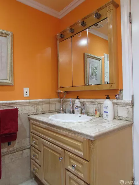 Bath - 1572 Manchester Ct, Concord, CA 94521 photo 3 of 5