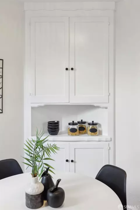 Dining - 3058 25th St, San Francisco, CA 94110 photo 5 of 6