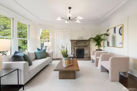 Living - 133 Hancock St, San Francisco, CA 94114 photo 1 of 3
