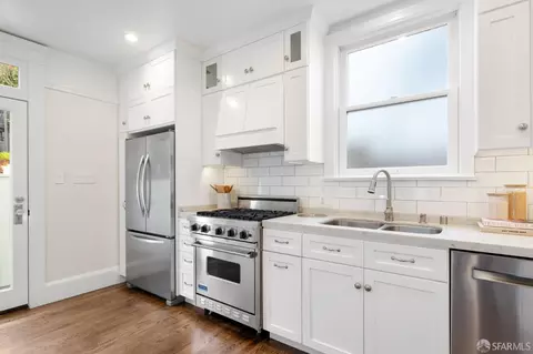 Kitchen - 133 Hancock St, San Francisco, CA 94114 photo 3 of 4
