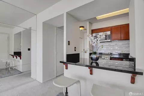 1177 California St #1111, San Francisco, CA 94108