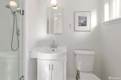 Bath - 127 Putnam St, San Francisco, CA 94110 photo 3 of 4