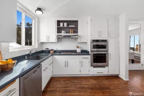 Kitchen - 127 Putnam St, San Francisco, CA 94110 photo 3 of 4