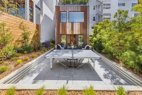 1868 Greenwich St, San Francisco, CA 94123 photo 1