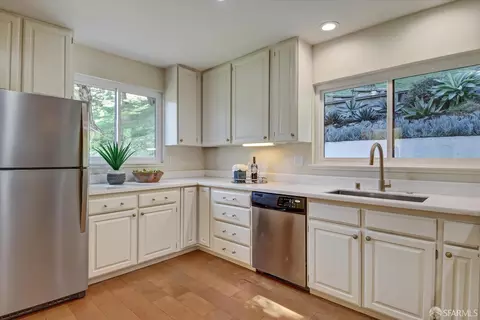 Kitchen - 150 Olympian Way, Pacifica, CA 94044 photo 4 of 8