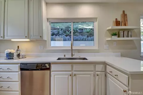 Kitchen - 150 Olympian Way, Pacifica, CA 94044 photo 6 of 8