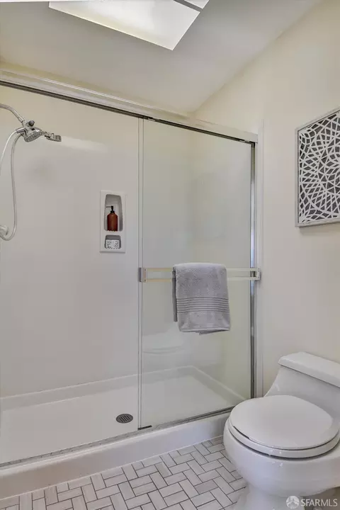 Bath - 150 Olympian Way, Pacifica, CA 94044 photo 7 of 8