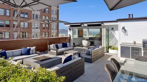 Exterior - 2606 Octavia St, San Francisco, CA 94123 photo 2 of 12
