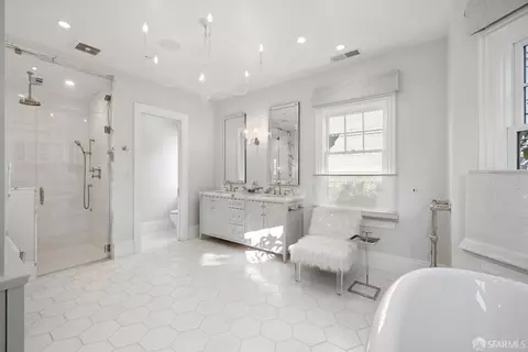 Bath - 2606 Octavia St, San Francisco, CA 94123 photo 7 of 9