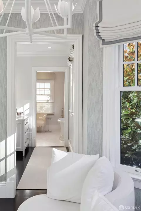 Entry Way - 2606 Octavia St, San Francisco, CA 94123 photo 3 of 6