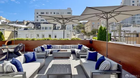 Exterior - 2606 Octavia St, San Francisco, CA 94123 photo 3 of 12