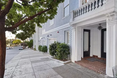 Exterior - 2606 Octavia St, San Francisco, CA 94123 photo 9 of 12