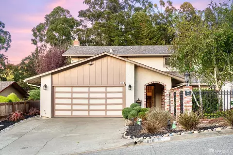 916 Park Pacifica Ave, Pacifica, CA 94044