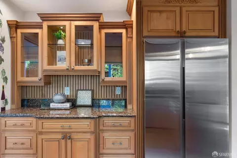 Kitchen - 916 Park Pacifica Ave, Pacifica, CA 94044 photo 5 of 6