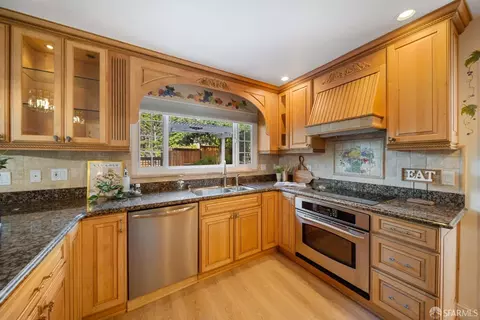 Kitchen - 916 Park Pacifica Ave, Pacifica, CA 94044 photo 3 of 6