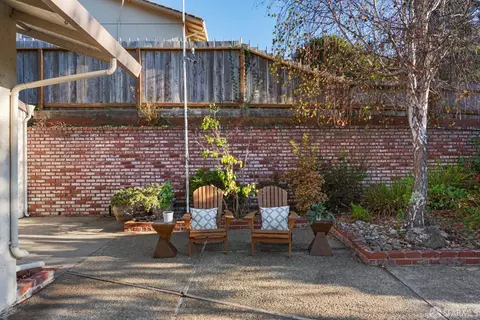 Exterior - 916 Park Pacifica Ave, Pacifica, CA 94044 photo 10 of 13