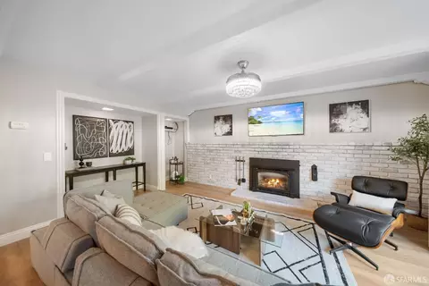Living - 916 Park Pacifica Ave, Pacifica, CA 94044 photo 6 of 7