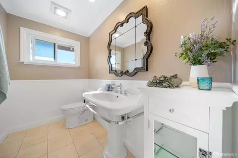 Bath - 916 Park Pacifica Ave, Pacifica, CA 94044 photo 3 of 6