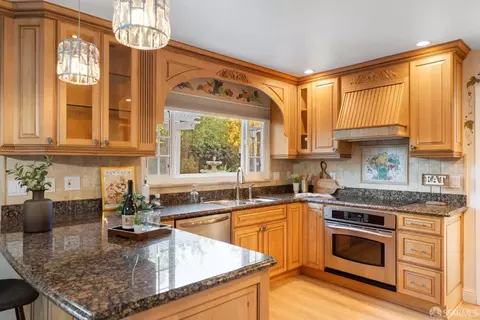 Kitchen - 916 Park Pacifica Ave, Pacifica, CA 94044 photo 1 of 6
